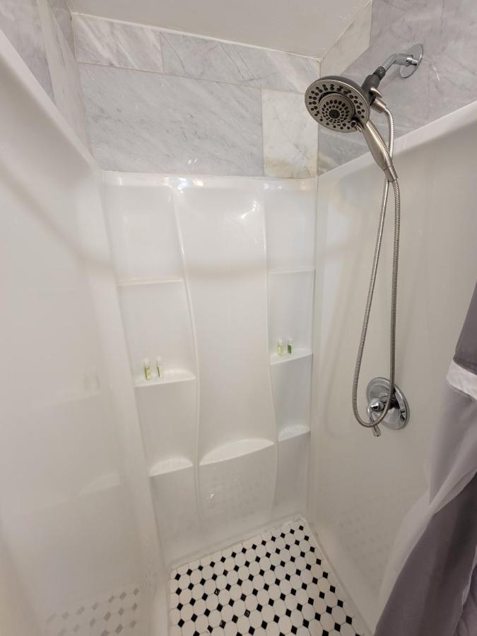 Comfy And Chic Boston Apartment! Free Parking Luaran gambar